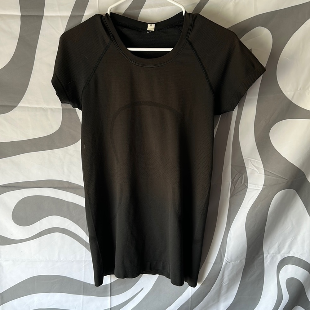 lululemon athletica Black Short Sleeve Tee